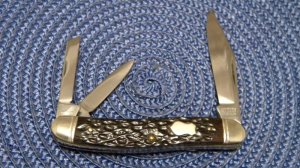 John Primble Belknap HDW & MFG Co. 5264 Bone Split Backspring Whittler Knife - c.1940-1968