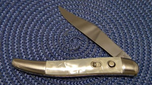 Hammer Brand USA (Imperial) Cracked Ice Switchblade Knife Hammer Brand USA (Imperial) Cracked Ice Switchblade Knife