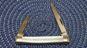 Queen Steel #59 No Tang Stamp Etched Pearl Small Serpentine Knife - c.1960's