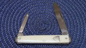 C & X Lockwood Brothers Sheffield England Genuine Ivory Pen Knife