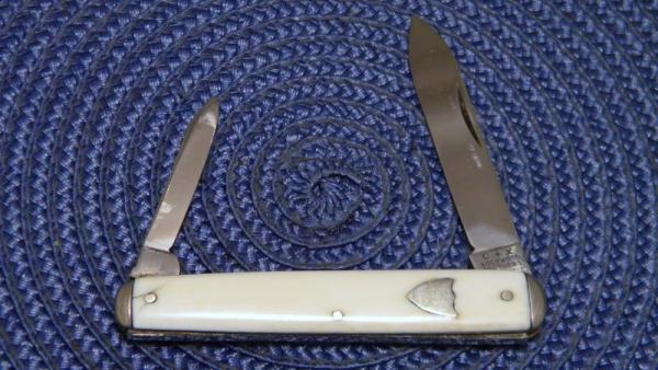 C & X Lockwood Brothers Sheffield England Genuine Ivory Pen Knife