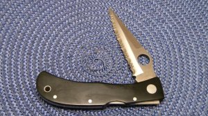 Spyderco Jess Horn AUS-8 Japan Black Micarta Serrated Folding Lockback Knife