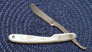 Vintage Henkel Mother of Pearl Corn Razor