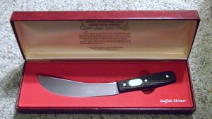 John Russel Cutlery Co. Green River Works 1834-1976 Bicentennial Buffalo Skinnfer Knife - NIB