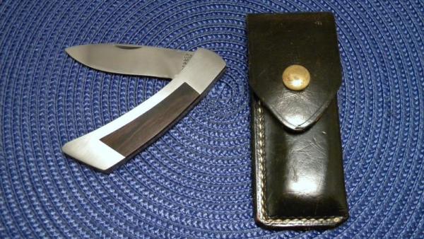 Gerber Portland, OR 97223 USA Stainless Folding Linerlock Knife & Pouch