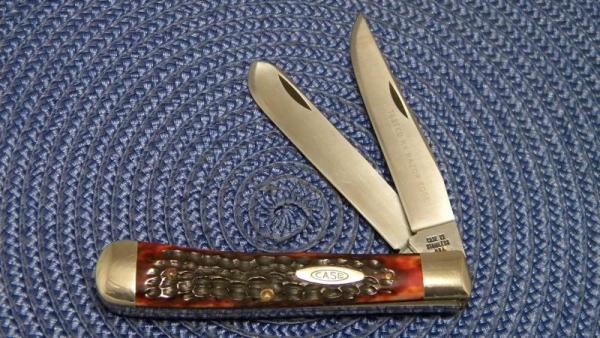Case XX Stainless USA 10 Dot (1970) Bone 6254 SSP Tested XX Razor Edge Trapper Knife Case XX Stainless USA 10 Dot (1970) Bone 6254 SSP Tested XX Razor Edge Trapper Knife
