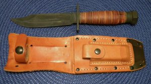 Camillus NY USA 9-1984 Stacked Leather Fixed Blade Pilot Survival Knife & Sheath 