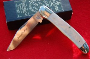 Queen #41 Copperhead Smooth Pearl Knife/case 
