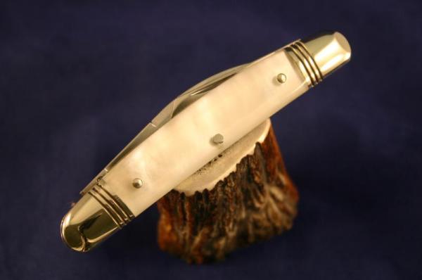 GREAT EASTERN NORTHFIELD 620211 WHITE PEARL LG KNIFE#96