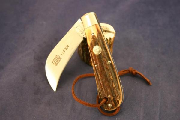 Queen Cutlery Joe Pardue Revised Hawkbill #79 Queen Cutlery Joe Pardue Revised Hawkbill #79