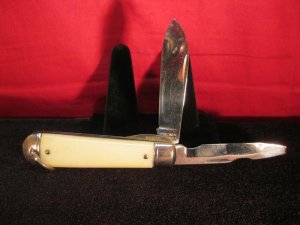 Colonial Prov. USA 2-Blade Knife Lightly used.