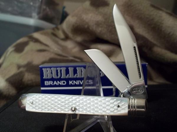 BULLDOG USA 2008 3RD SERIES GENUINE DIAMOND JIGGED MOTHER OF PEARL HORTICULTURIST KNIFE *PROTOTYPE* BULLDOG USA 2008 3RD SERIES GENUINE DIAMOND JIGGED MOTHER OF PEARL HORTICULTURIST KNIFE *PROTOTYPE*