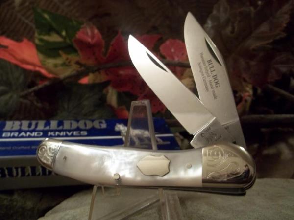 BULLDOG BRAND 1998 GENUINE MOTHER OF PEARL COPPERHEAD SALESMANS SAMPLE W/ ENG BOLS RARE 1 OF 5 NICE* BULLDOG BRAND 1998 GENUINE MOTHER OF PEARL COPPERHEAD SALESMANS SAMPLE W/ ENG BOLS RARE 1 OF 5 NICE*