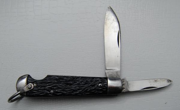 Imperial In Excellent Condition With Black Synthetic Covers 3 3/8