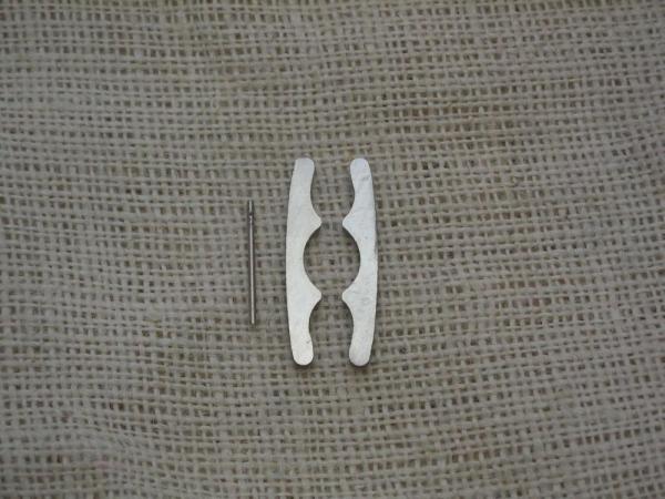 Replacement swing guards for press button victor and schrade hunters pride 