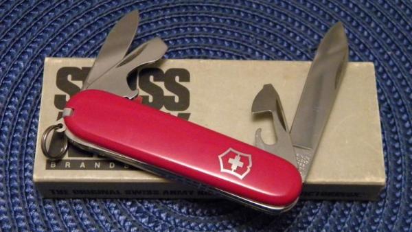 Victorinox Switzerland Stainless Rostfrei Red Recruit Officier Suisse Swiss Army Knife - NIB