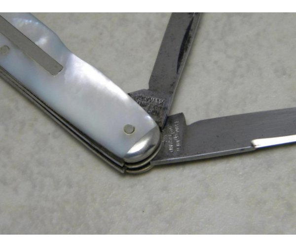 New York Knife Co. Walden Hammer Brand Pearl Model 417 Gentleman's 4