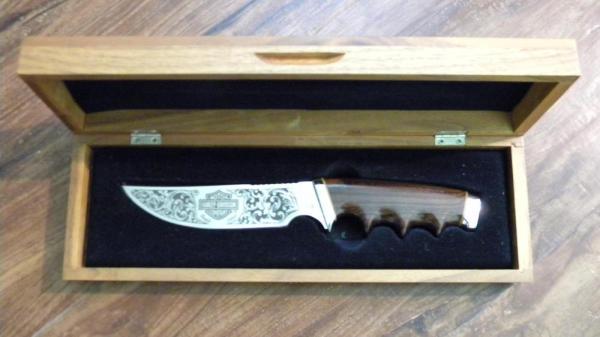 Gerber Portland, OR USA Wood Model 525 Harley Davidson Commemorative Fixed Blade Knife in Box c.1981
