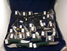 SCHRADE USA 34ot new old stock with magnetic display insert 