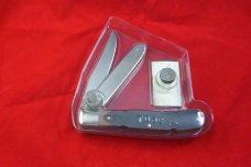 SCHRADE USA 96ot new old stock with magnetic display insert 