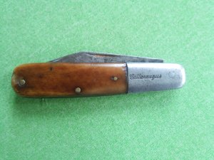 Cattaraugus Barlow 1159  with smooth bone handles      