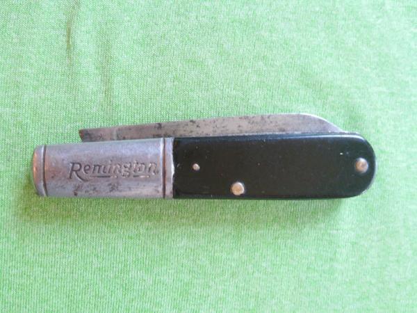 Remington Single blade Barlow Black Celluloid handles    