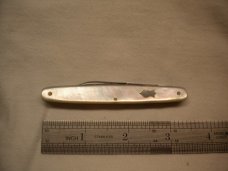 E.C. Simmons Keen Kutter St Louis - Long Pull Pearl Handled Whittler Pattern #3833 - Circa 1868-1940