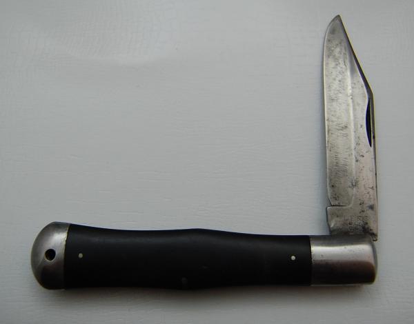 Landers, Frary and Clark Ebony Pocket Knife (403)