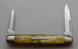Landers, Frary and Clark Celluloid Pocket Knife (377)