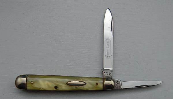 Landers, Frary and Clark Celluloid Pocket Knife (418)
