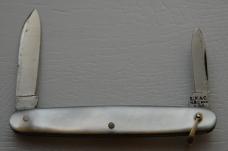 Landers, Frary and Clark Pearl Pen Knife (357)