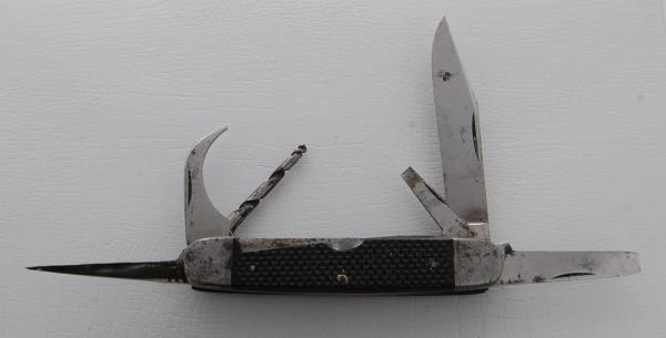 C.F.Kayser with Black Checkered Synthetic Covers in Very Good Condition (782)