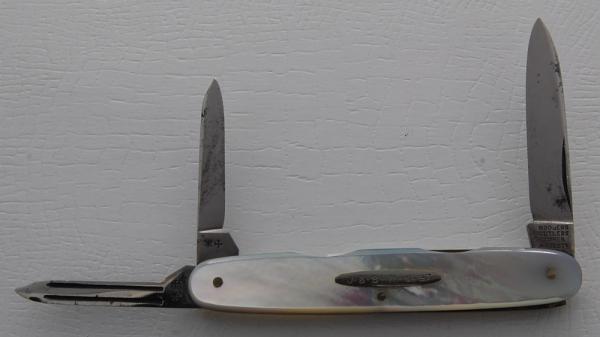 Rodgers Her Majesty with Mother of Pearl Covers in Near Mint Condition (788)