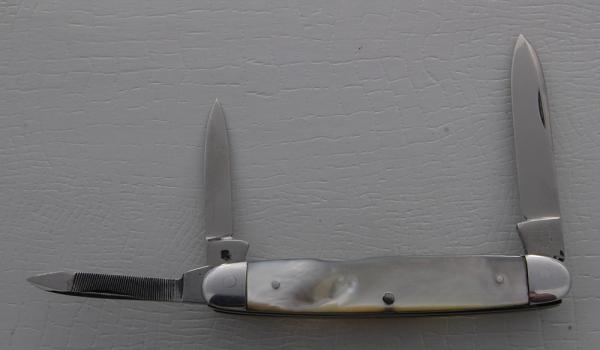 Duro Edge with Mother of Pearl Covers in Near Mint Condition (791)