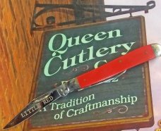 Queen Little Red Peanut Knife