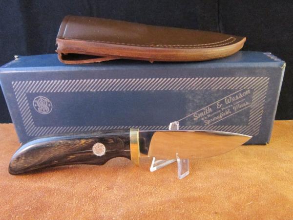 1970's S&W Survival Series Model 6070 Skinner 1970's S&W Survival Series Model 6070 Skinner