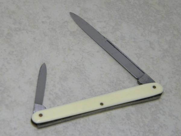 Vintage J.A. Henckels Germany Smooth Composition Slimline Pen Knife