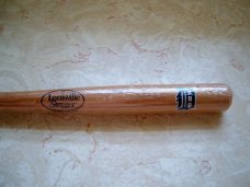 LOUISVILLE SLUGGER MINATURE BAT OR CLUB