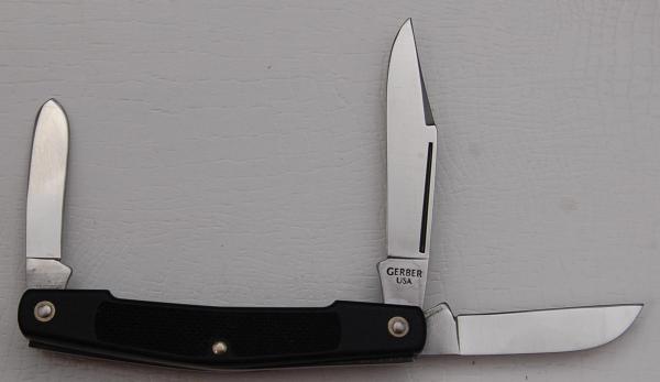Gerber with Black Checkered Synthetic Covers In Near Mint Condition (796)