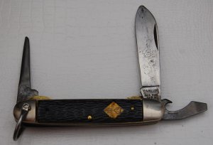 Camillus with Blue Synthetic Covers In Very Good Condition (798)