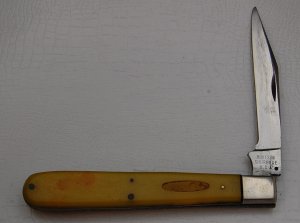 Robeson with Smooth Yellow Synthetic Covers In Very Good Condition (803)