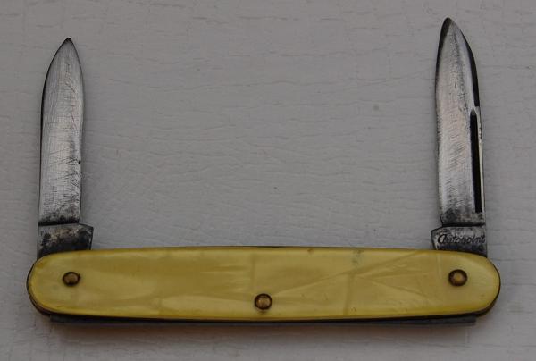 Autopoint with Smooth Yellow Synthetic Covers In Excellent Condition (804)