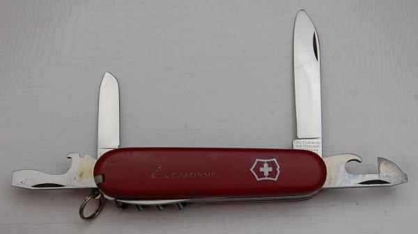 Victorinox with Smooth Red Synthetic Covers In Excellent Condition (821)