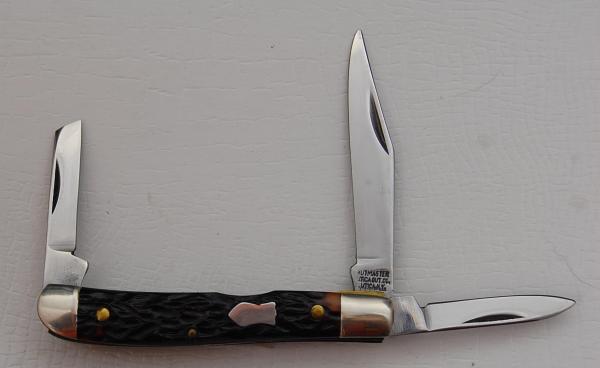 Kutmaster with Jigged Brown Synthetic Covers In Excellent Condition (835)