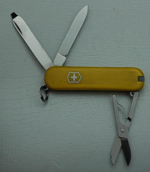 Victorinox with Smooth Yellow Synthetic Covers In Excellent Condition (859) Victorinox with Smooth Yellow Synthetic Covers In Excellent Condition (859)