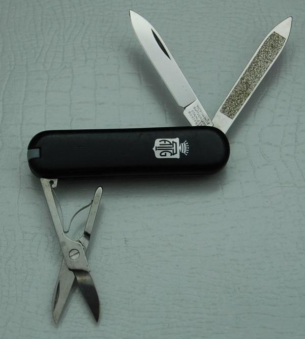 Victorinox with Smooth Black Synthetic Covers In Excellent Condition (860)