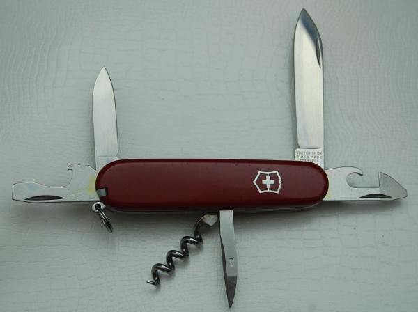Victorinox with Smooth Red Synthetic Covers In Excellent Condition (865)