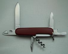 Victorinox with Smooth Red Synthetic Covers In Excellent Condition (865)