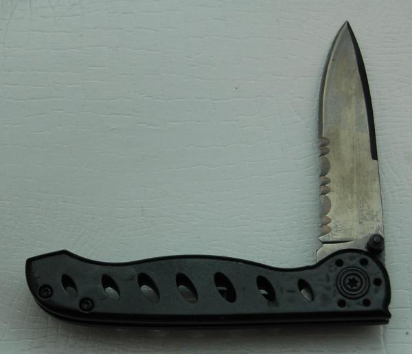 Gerber with Black Metal Covers In Excellent Condition (883) Gerber with Black Metal Covers In Excellent Condition (883)