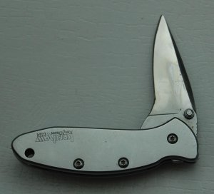 Kershaw with Stainless Steel Covers In Excellent Condition (884)
